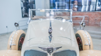 car-img
