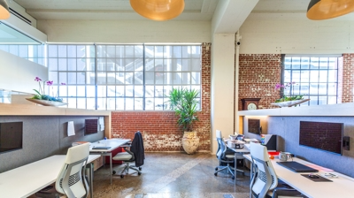 office-desk-img